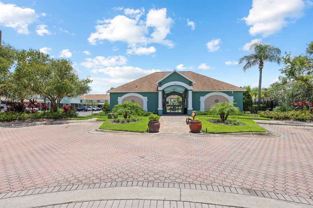 For Rent: $1,800 (2 beds, 2 baths, 1595 Square Feet)