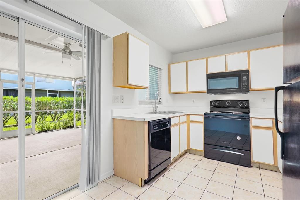For Rent: $1,800 (2 beds, 2 baths, 1595 Square Feet)