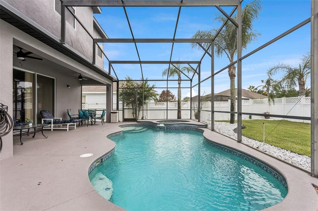 En Venta: $649,900 (4 camas, 3 baños, 3119 Pies cuadrados)