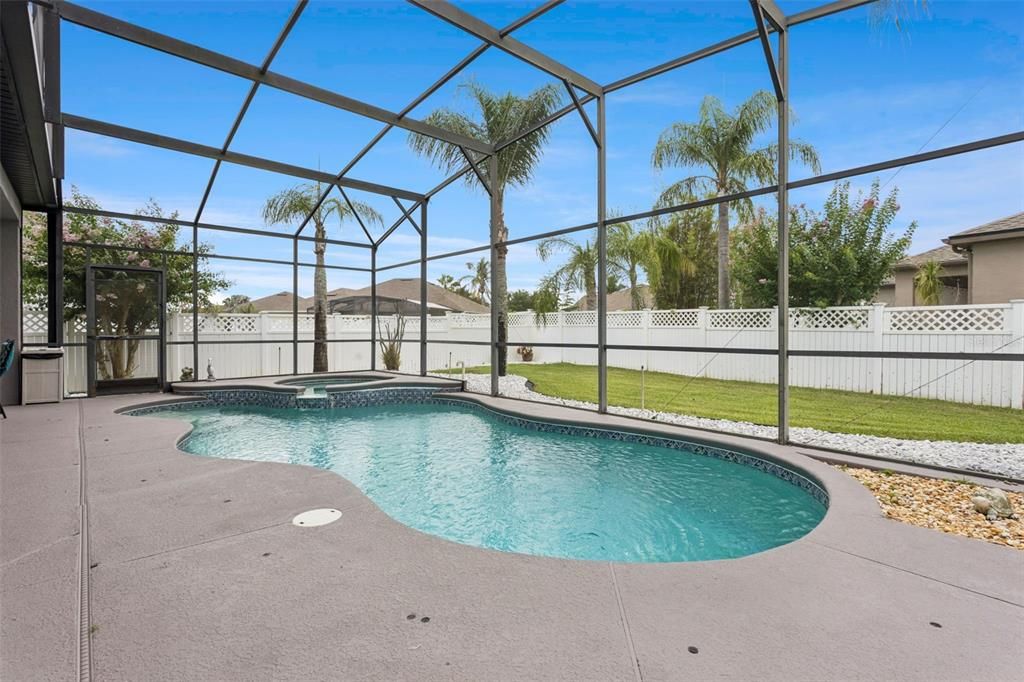 En Venta: $649,900 (4 camas, 3 baños, 3119 Pies cuadrados)