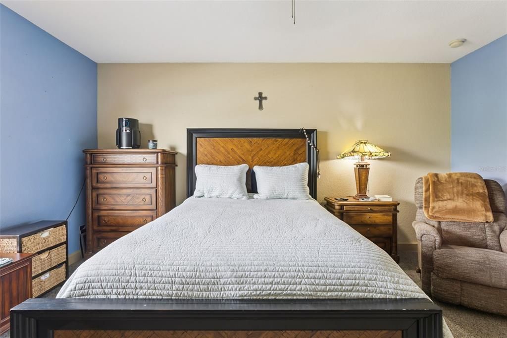 En Venta: $649,900 (4 camas, 3 baños, 3119 Pies cuadrados)