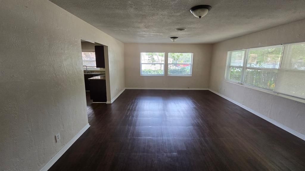 En Venta: $375,000 (3 camas, 2 baños, 1819 Pies cuadrados)