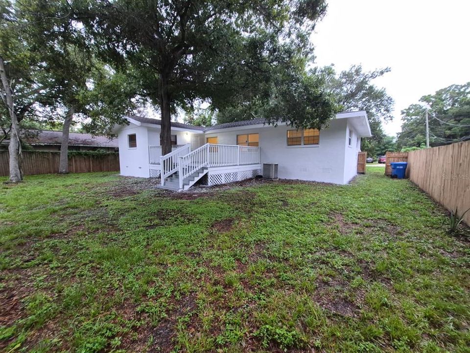 Activo con contrato: $190,000 (3 camas, 2 baños, 1819 Pies cuadrados)