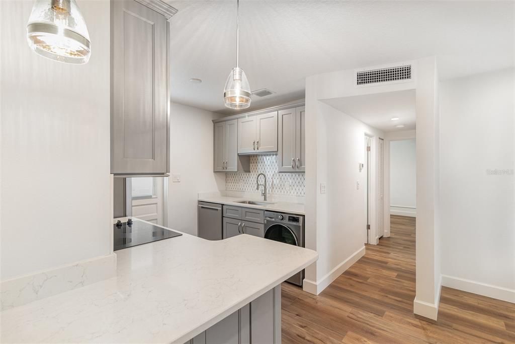 For Rent: $2,300 (2 beds, 1 baths, 710 Square Feet)