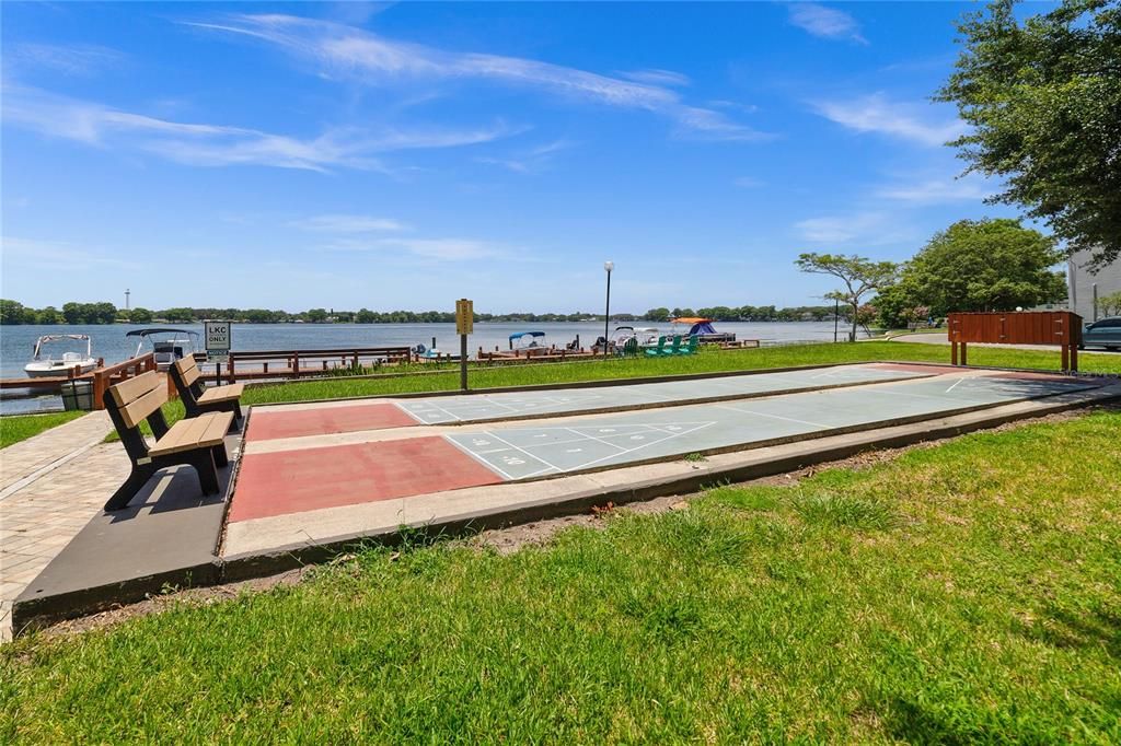 For Rent: $2,300 (2 beds, 1 baths, 710 Square Feet)