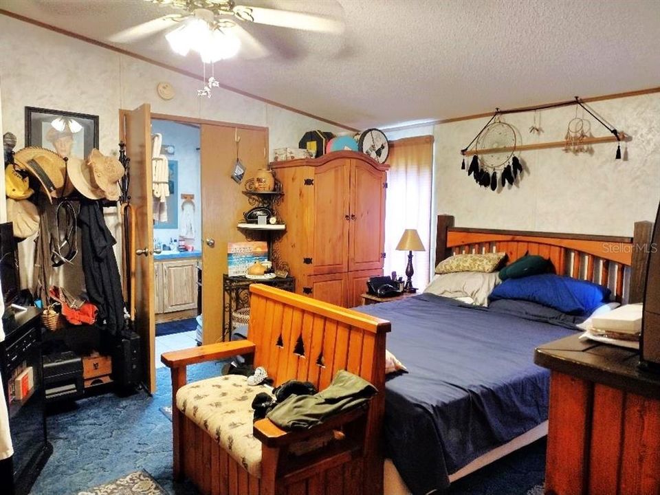 For Sale: $225,000 (3 beds, 2 baths, 1248 Square Feet)