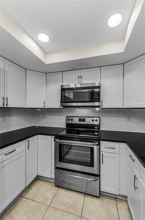 На продажу: $425,000 (3 спален, 2 ванн, 1108 Квадратных фут)