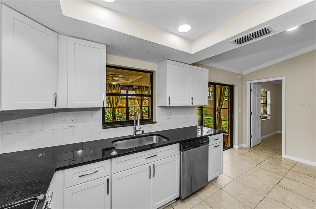 На продажу: $425,000 (3 спален, 2 ванн, 1108 Квадратных фут)