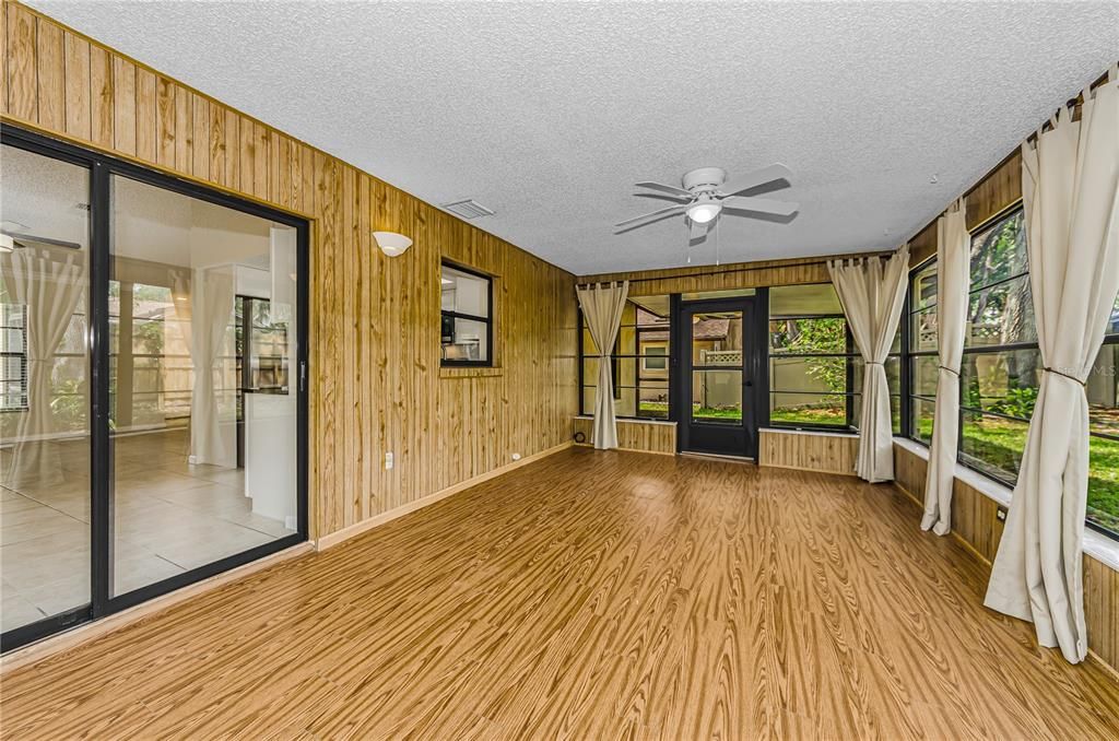 На продажу: $425,000 (3 спален, 2 ванн, 1108 Квадратных фут)