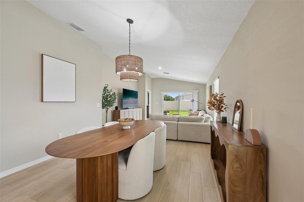 En Venta: $350,000 (3 camas, 2 baños, 1602 Pies cuadrados)