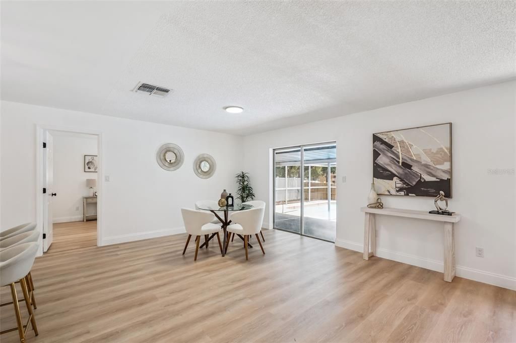 En Venta: $450,000 (4 camas, 2 baños, 1475 Pies cuadrados)