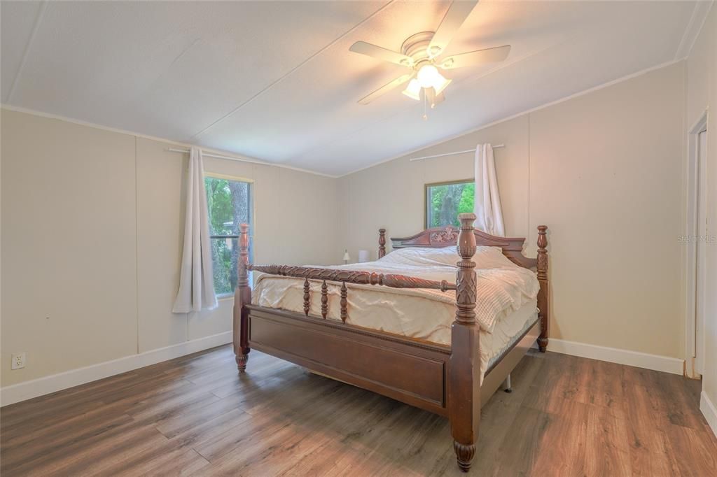 En Venta: $299,000 (3 camas, 2 baños, 2079 Pies cuadrados)