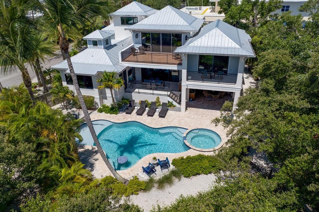 For Sale: $4,000,000 (4 beds, 4 baths, 3442 Square Feet)