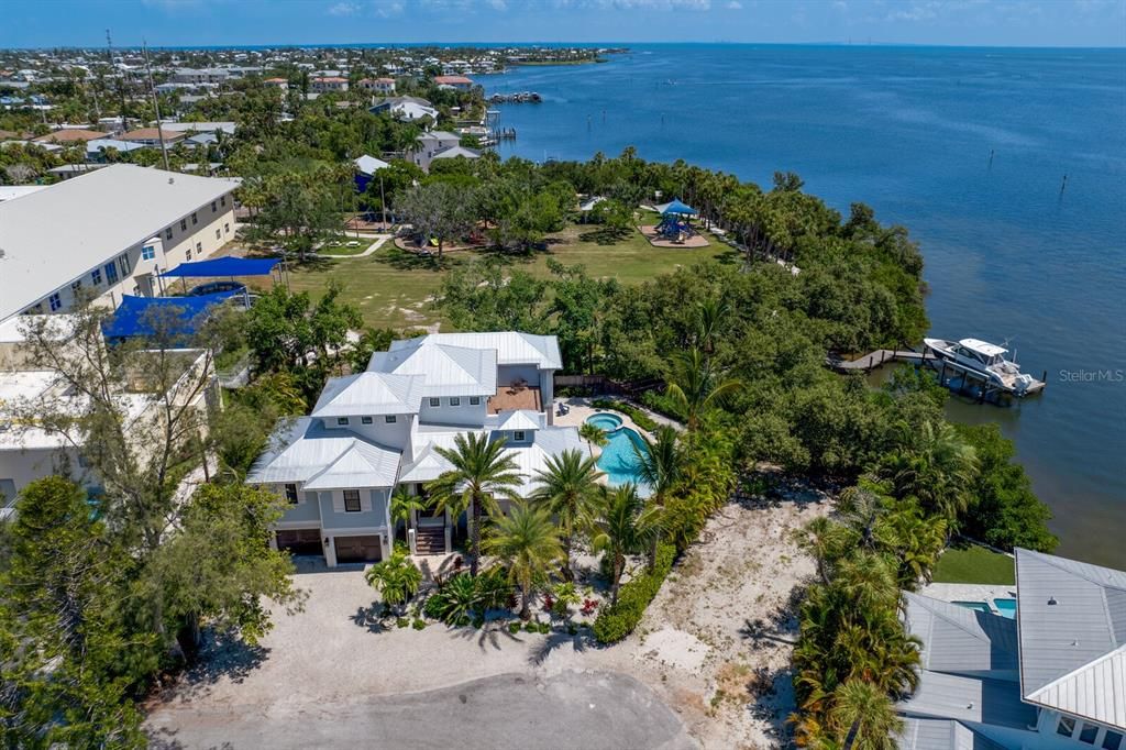 For Sale: $4,000,000 (4 beds, 4 baths, 3442 Square Feet)
