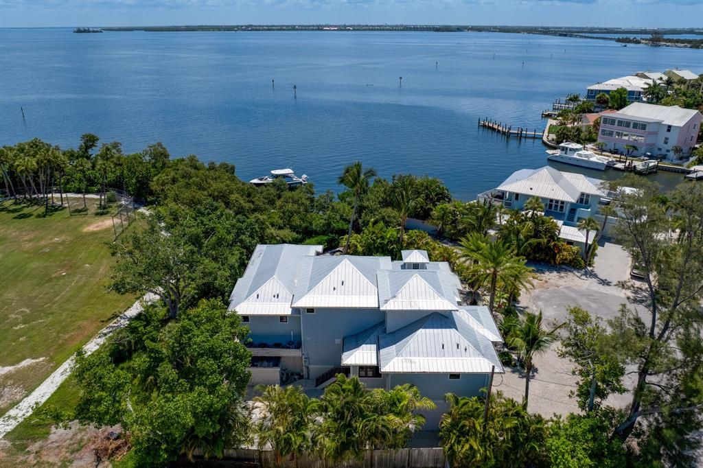 For Sale: $4,000,000 (4 beds, 4 baths, 3442 Square Feet)