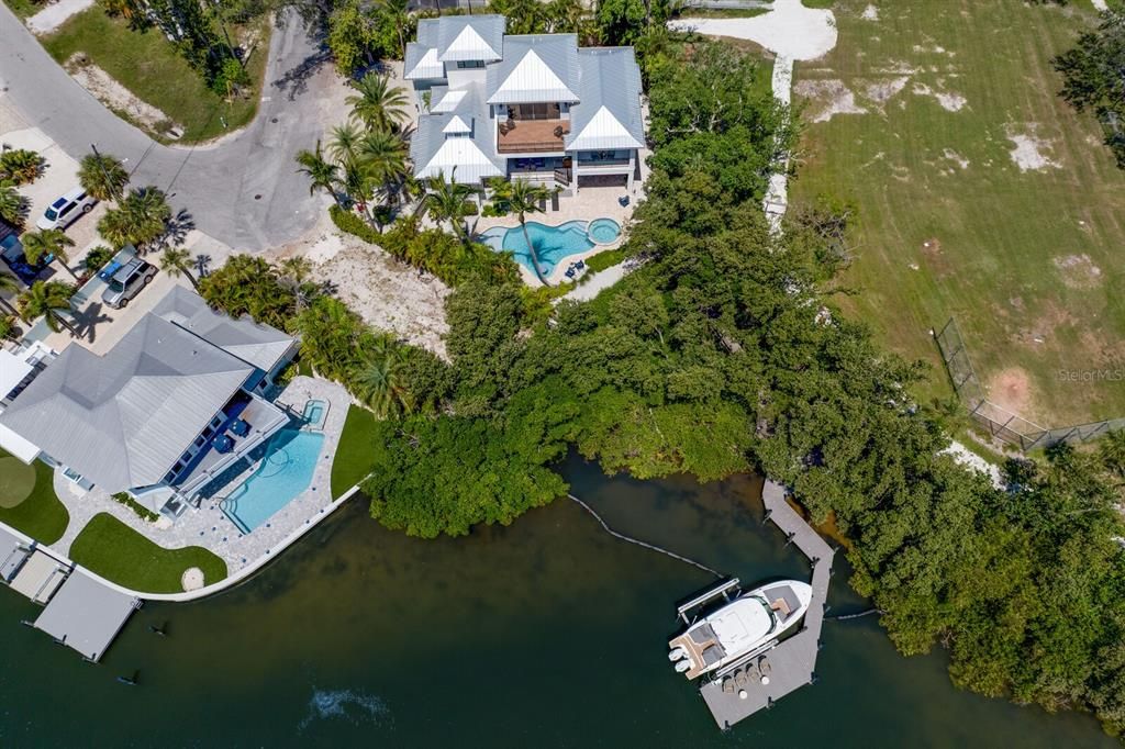For Sale: $4,000,000 (4 beds, 4 baths, 3442 Square Feet)