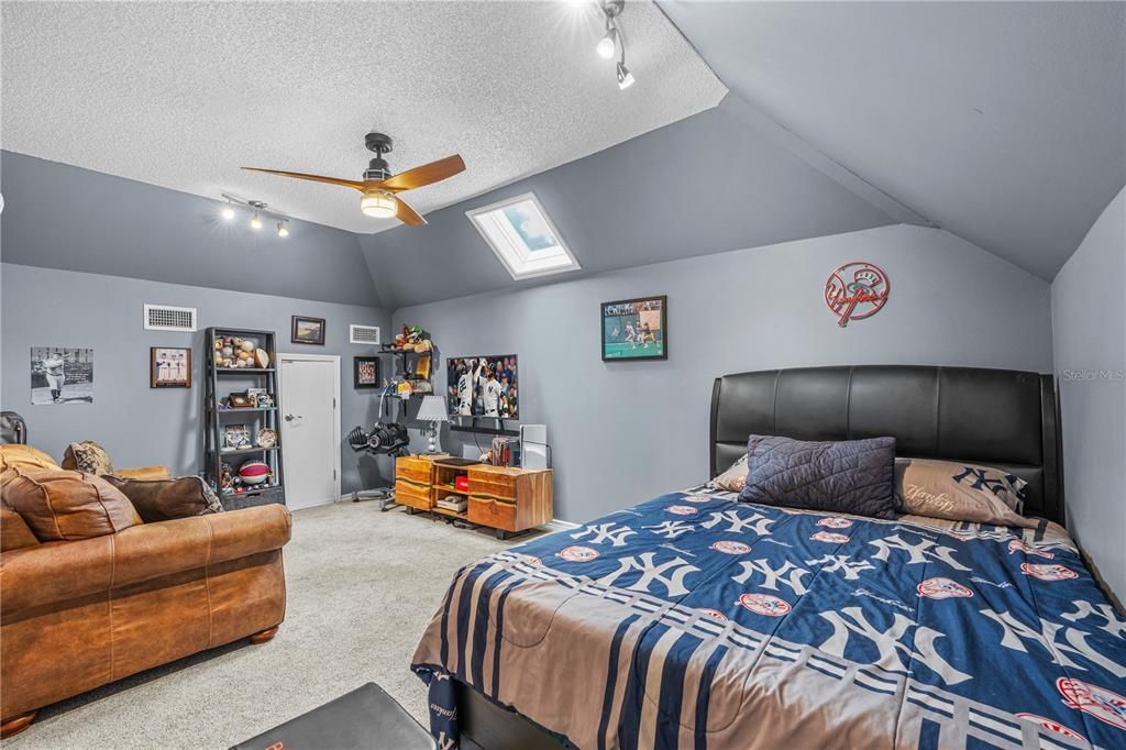 For Sale: $1,250,000 (5 beds, 5 baths, 4628 Square Feet)