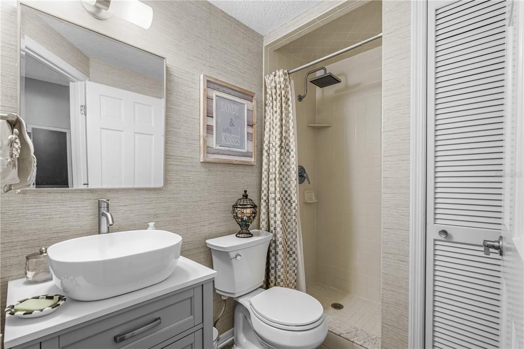 For Sale: $1,250,000 (5 beds, 5 baths, 4628 Square Feet)