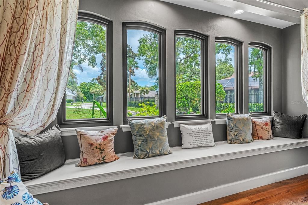 For Sale: $1,250,000 (5 beds, 5 baths, 4628 Square Feet)