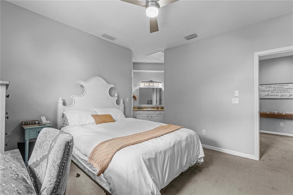 For Sale: $1,250,000 (5 beds, 5 baths, 4628 Square Feet)