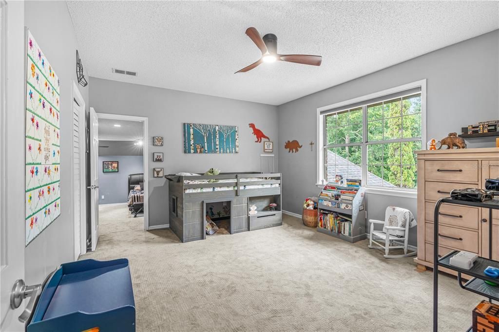For Sale: $1,250,000 (5 beds, 5 baths, 4628 Square Feet)