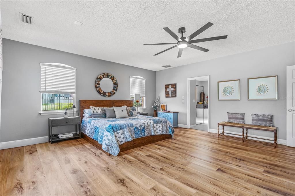 For Sale: $1,250,000 (5 beds, 5 baths, 4628 Square Feet)