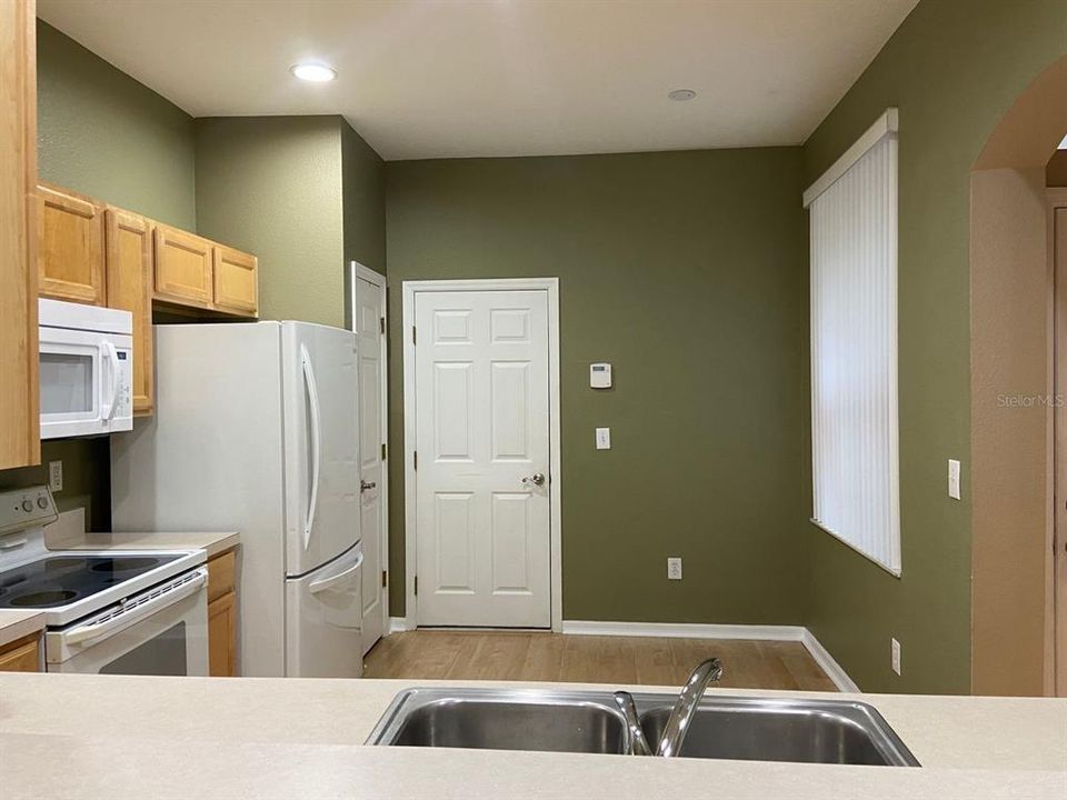 For Rent: $2,225 (2 beds, 2 baths, 1272 Square Feet)