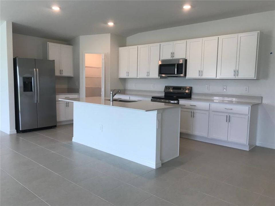 В аренду: $2,600 (4 спален, 3 ванн, 2174 Квадратных фут)