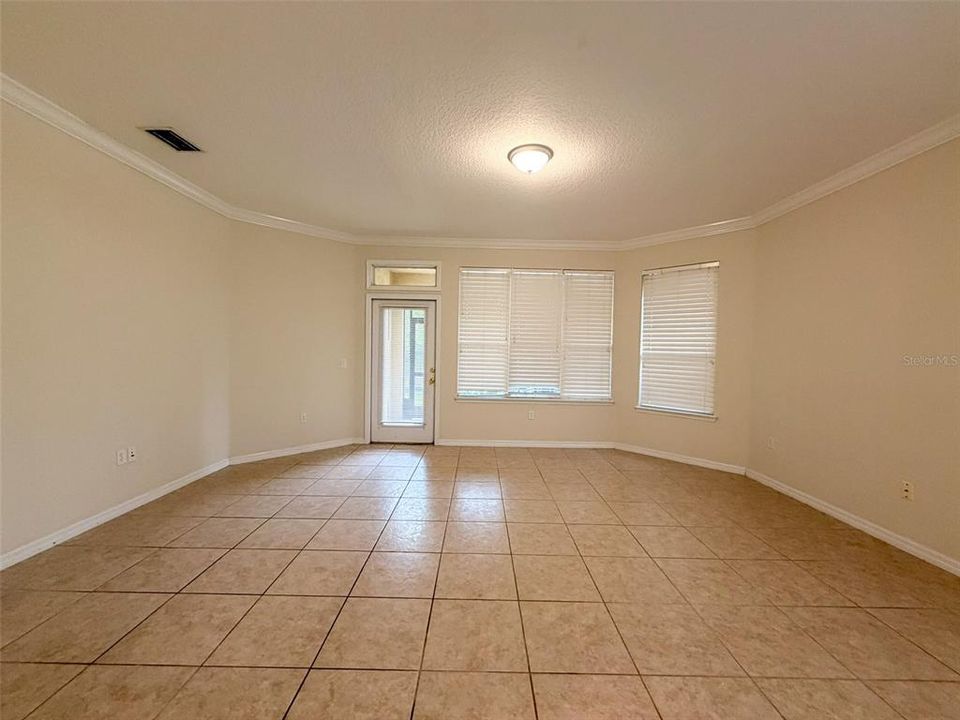For Rent: $3,200 (4 beds, 2 baths, 2300 Square Feet)