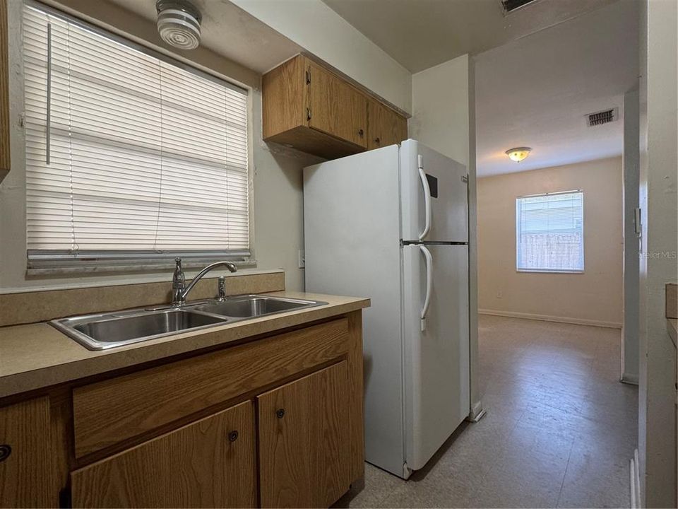 For Rent: $1,400 (4 beds, 2 baths, 1792 Square Feet)