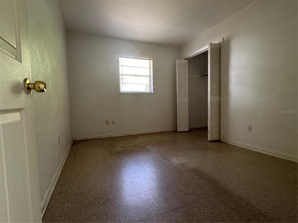 For Rent: $1,400 (4 beds, 2 baths, 1792 Square Feet)