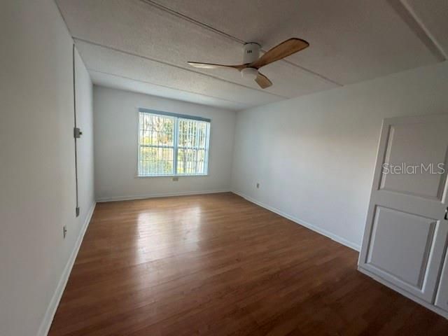 For Sale: $95,000 (2 beds, 2 baths, 1035 Square Feet)