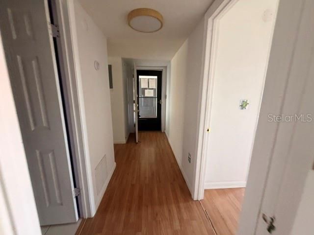 For Sale: $95,000 (2 beds, 2 baths, 1035 Square Feet)