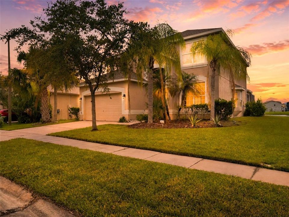 En Venta: $695,000 (5 camas, 4 baños, 2891 Pies cuadrados)
