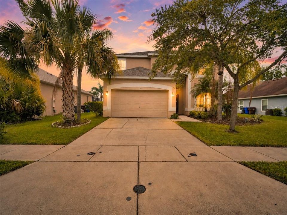 En Venta: $695,000 (5 camas, 4 baños, 2891 Pies cuadrados)