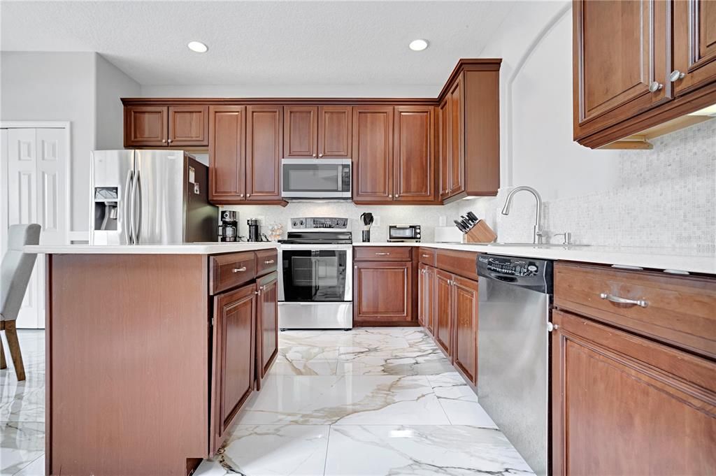 En Venta: $695,000 (5 camas, 4 baños, 2891 Pies cuadrados)