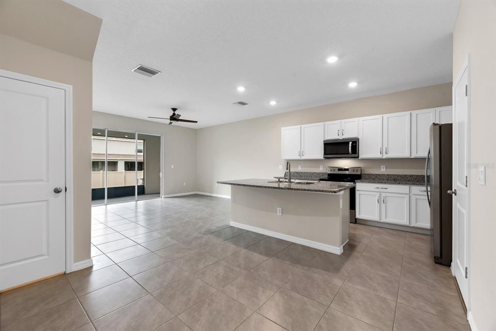 For Rent: $2,300 (3 beds, 2 baths, 1681 Square Feet)