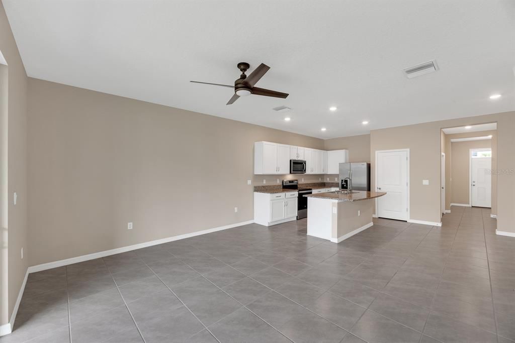 For Rent: $2,300 (3 beds, 2 baths, 1681 Square Feet)