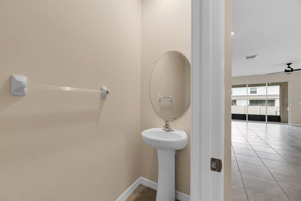 For Rent: $2,300 (3 beds, 2 baths, 1681 Square Feet)