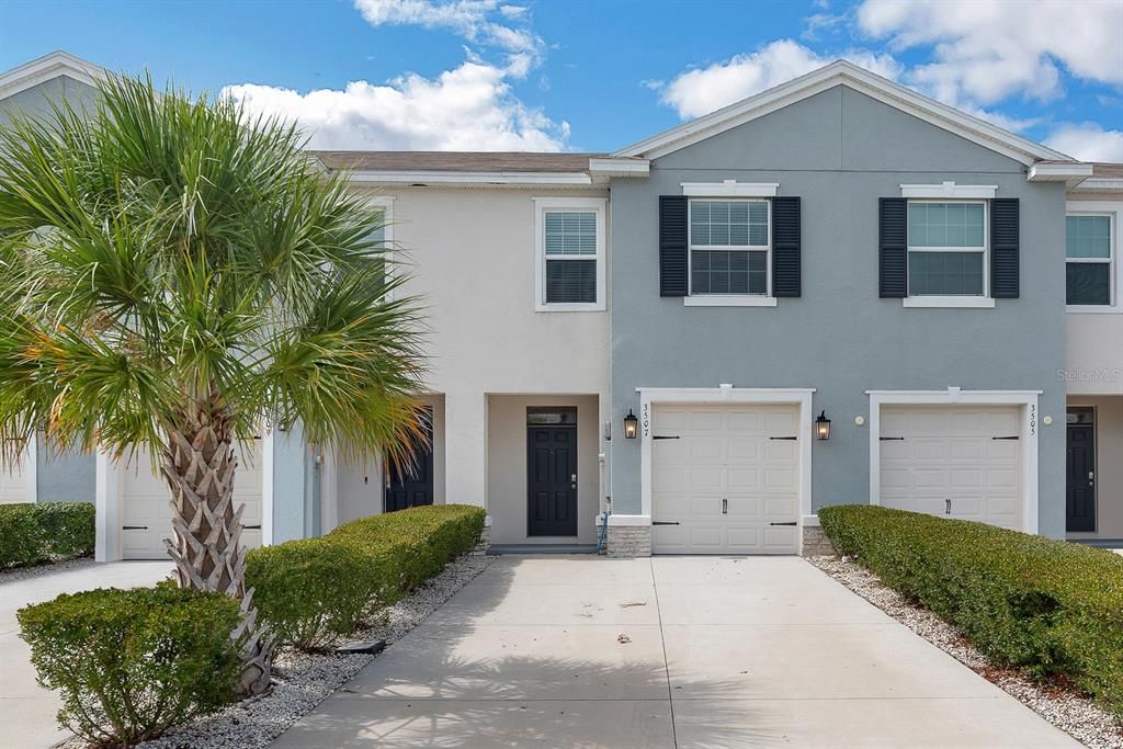 For Rent: $2,300 (3 beds, 2 baths, 1681 Square Feet)