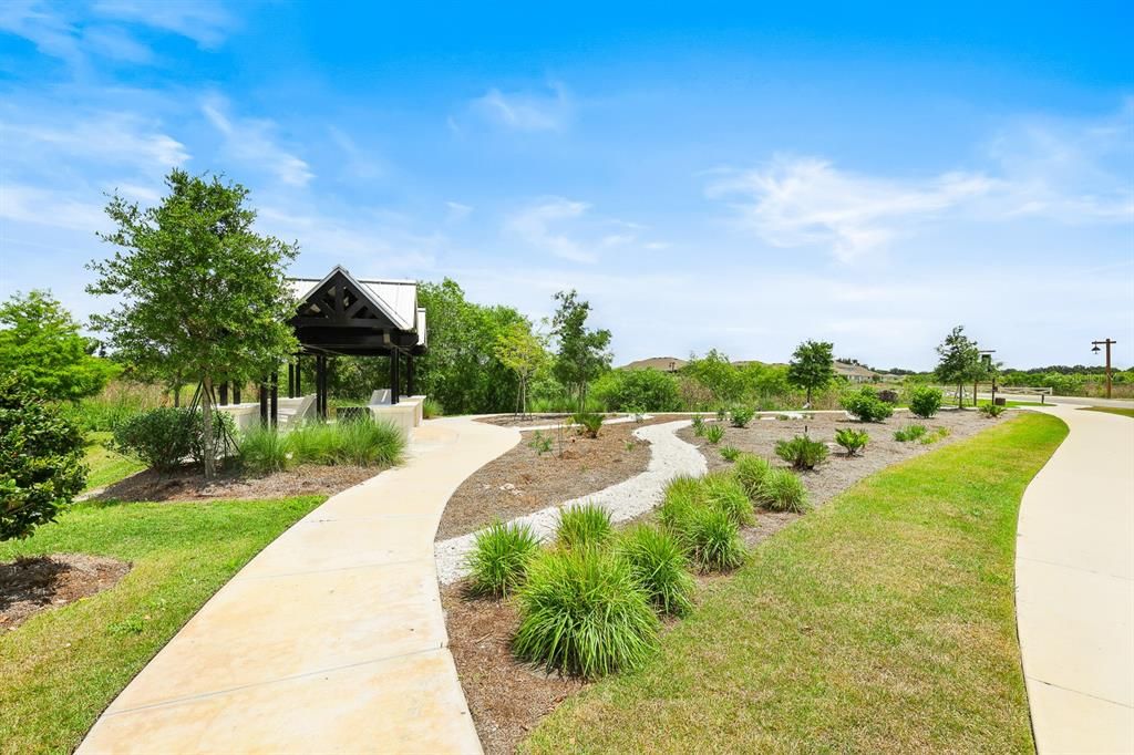 For Rent: $2,300 (3 beds, 2 baths, 1681 Square Feet)
