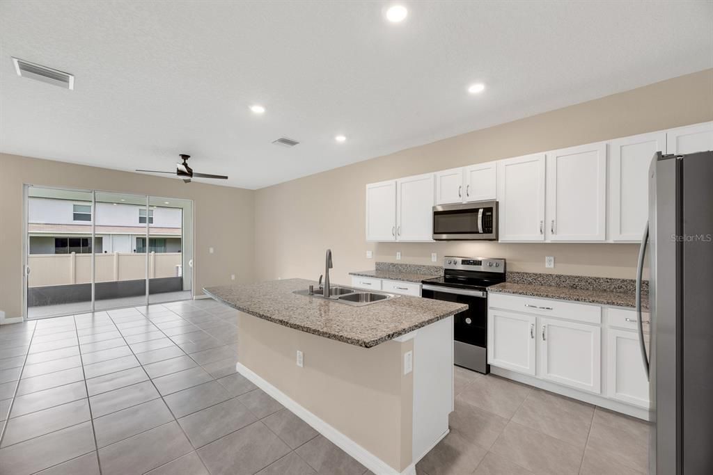 For Rent: $2,300 (3 beds, 2 baths, 1681 Square Feet)