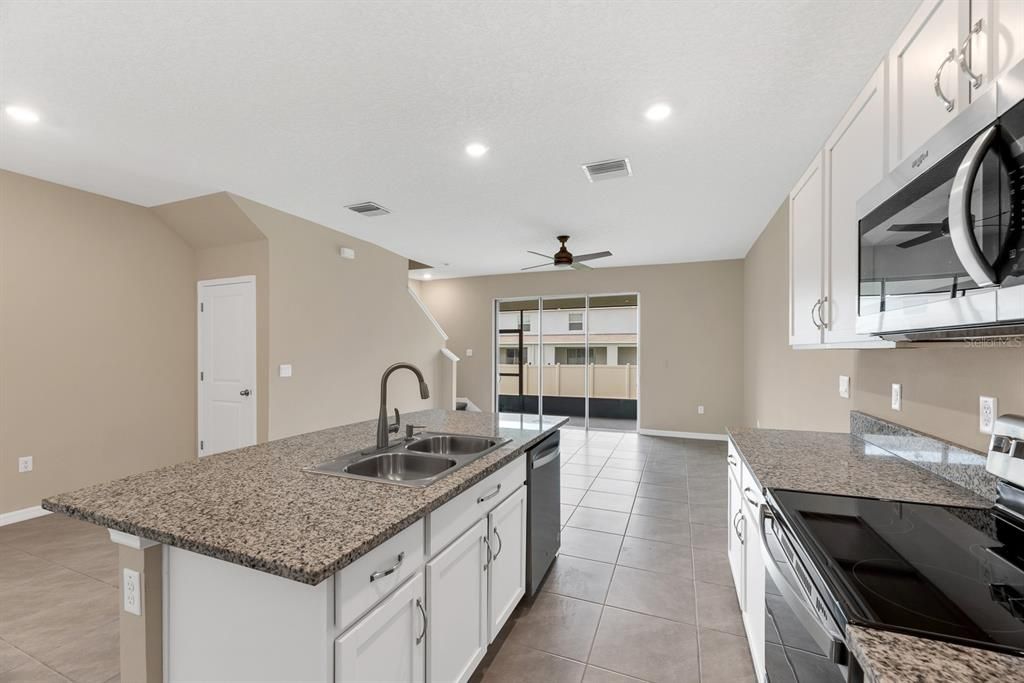 For Rent: $2,300 (3 beds, 2 baths, 1681 Square Feet)