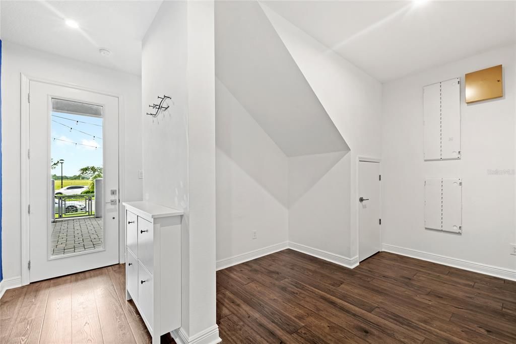 Active With Contract: $419,900 (2 beds, 2 baths, 1643 Square Feet)