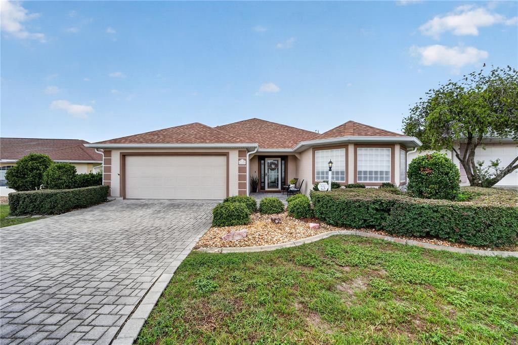 For Sale: $332,750 (3 beds, 2 baths, 1974 Square Feet)