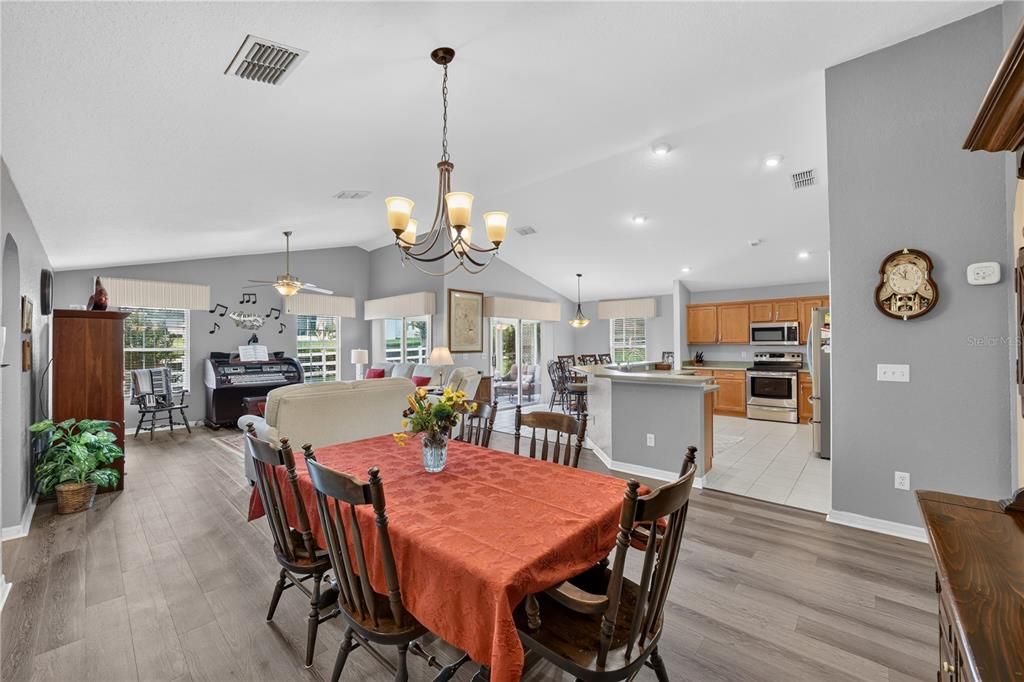 For Sale: $332,750 (3 beds, 2 baths, 1974 Square Feet)