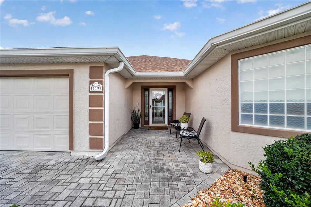 For Sale: $332,750 (3 beds, 2 baths, 1974 Square Feet)