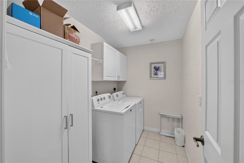 For Sale: $332,750 (3 beds, 2 baths, 1974 Square Feet)