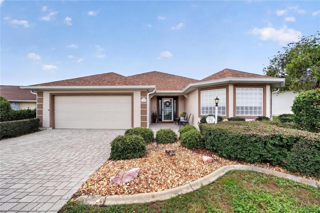 For Sale: $332,750 (3 beds, 2 baths, 1974 Square Feet)