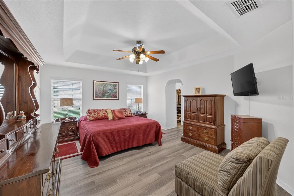 For Sale: $332,750 (3 beds, 2 baths, 1974 Square Feet)